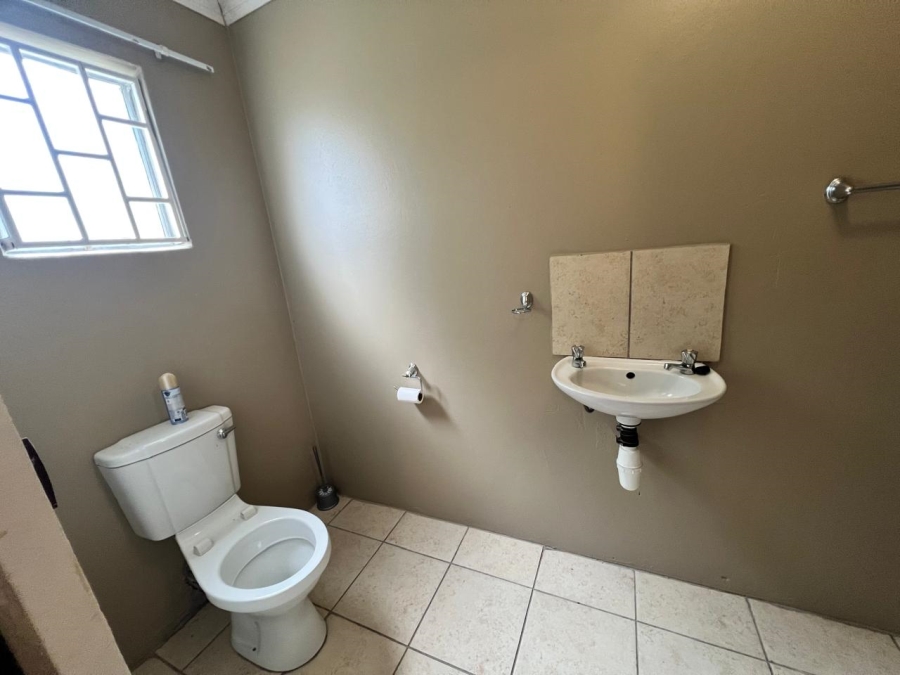 5 Bedroom Property for Sale in Blomanda Free State